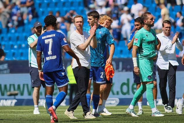 Maximillian Senft (Cheftrainer, SC Karlsruhe) Sieg mit 2:1 GER, SC Karlsruhe - DSC Arminia Bielefeld Fussball 1.Spieltag Spielzeit 2026 2027 2.Bundesliga 08.08.2026 (DFL DFB REGULATIONS PROHIBIT ANY USE OF PHOTOGRAPHS as IMAGE SEQUENCES and or QUASI-VIDEO). GER SC Karlsruhe - DSC Arminia Bielefeld Fussball 1.Spieltag Spielzeit 2026 2027 08.08.2026 Copyright: xEibner-Pressefoto JoergxHirschx EP_JHH