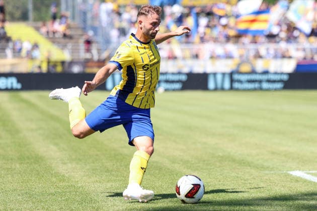 Deutschland: Regionalliga Nordost 2026 2027, 4. Spieltag, 1.FC Lok Leipzig - Hertha BSC II, Bruno-Plache-Stadion (Leipzig): Dorian Äaevis Cevis (1. FC Lokomotive Leipzig, 22) am Ball Copyright: xLucasxWalterx