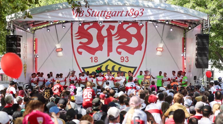 Stuttgart , VfB Stuttgart Saisoneröffnung VfB Stuttgart vs. Everton FC, Feature Übersicht