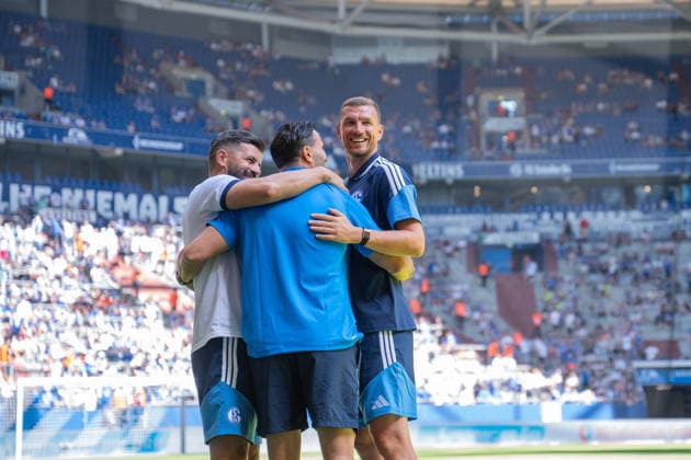 08.08.2026, Fussball, Saison 2026 2027, Testspiel, FC Schalke 04 - Atalanta Bergamo, Trainer Miron Muslic (FC Schalke 04), Sead Kolasinac (Atalanta Bergamo), Edin DÅ¾eko Dzeko (FC Schalke 04) xRHR-FOTO YYx Copyright: KROEGER RHR-FOTOx RHR-FOTO YY