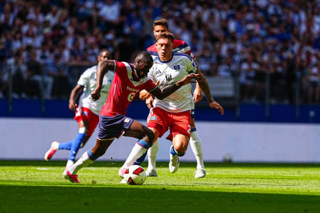 Soriba Diaoune (OSC Lille, 35), Nicolai Remberg (Hamburger SV, 21) GER, Hamburger SV vs. OSC Lille, Fußball, Testspiel, Saison 2026 2027, 08.08.2026 GER, Hamburger SV vs. OSC Lille, Fußball, Testspiel, Saison 2026 2027, 08.08.2026 Hamburg Copyright: xEibner-Pressefoto MarcelxvonxFehrnx EP_MFN