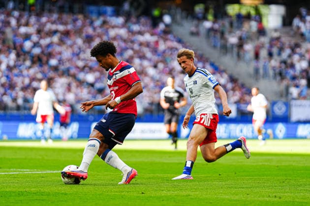 Nathan Ngoy (OSC Lille, 03), Louis Lemke (Hamburger SV, 37) GER, Hamburger SV vs. OSC Lille, Fußball, Testspiel, Saison 2026 2027, 08.08.2026 GER, Hamburger SV vs. OSC Lille, Fußball, Testspiel, Saison 2026 2027, 08.08.2026 Hamburg Copyright: xEibner-Pressefoto MarcelxvonxFehrnx EP_MFN