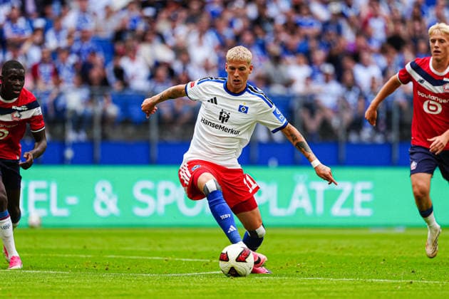 Albert Gronbaek (Hamburger SV, 11) GER, Hamburger SV vs. OSC Lille, Fußball, Testspiel, Saison 2026 2027, 08.08.2026 GER, Hamburger SV vs. OSC Lille, Fußball, Testspiel, Saison 2026 2027, 08.08.2026 Hamburg Copyright: xEibner-Pressefoto MarcelxvonxFehrnx EP_MFN