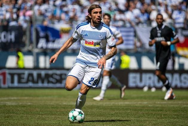 3.Liga MSV Duisburg - SV Meppen ** NUR FÜR REDAKTIONELLE ZWECKE ** EDITORIAL USE ONLY **<p>Fußball 3.Liga MSV Duisburg - SV Meppen am 08.08.26 in der Schauinsland-Reisen Arena in Duisburg Joshua Bitter ( Duisburg ) Duisburg Copyright: JakobxKlos