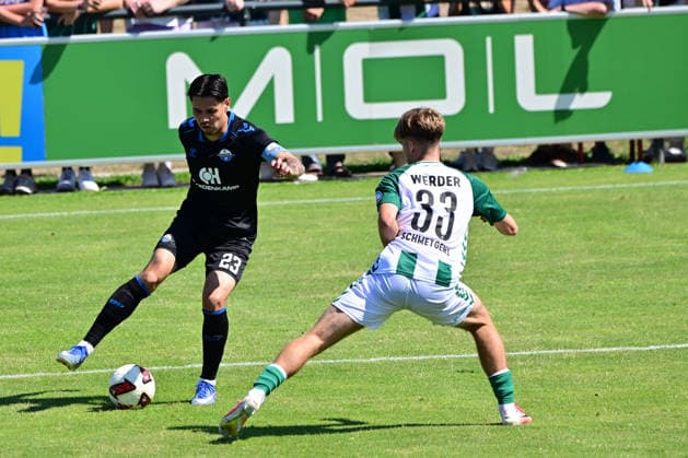 08.08.2026, GER, Freundschaftsspiel SV Werder Bremen vs Paderborn Fussball, Saison 2026 2027), 1.FBL Raphael Obermair (SC Paderborn 07 23) Schweigens Mick (Werder Bremen x33; Oythe Stadion am Oyther Berg Niedersachsen Deutschland Copyright: xnordphotoxGmbHx xKFOTOx