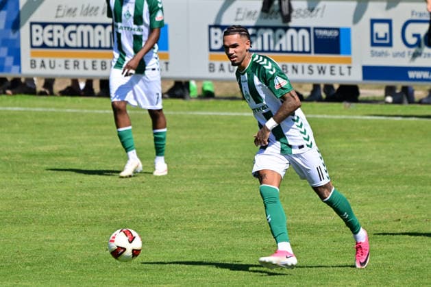 08.08.2026, GER, Freundschaftsspiel SV Werder Bremen vs Paderborn Fussball, Saison 2026 2027), 1.FBL Justin Njinmah (SV Werder Bremen 11); Oythe Stadion am Oyther Berg Niedersachsen Deutschland Copyright: xnordphotoxGmbHx xKFOTOx