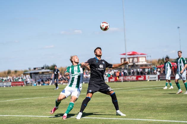 08.08.2026, GER Deutschland, Fussball, Saison 2026 2027, Bundesliga, Testspiel: Werder Bremen vs SC Paderborn Zweikampf zwischen Stefano Marino (SC Paderborn 07, 30) und Marco Grüll (SV Werder Bremen, 17) Vechta Sportanlage VfL Oythe Niedersachsen Deutschland Copyright: xnordphotoxGmbHx xSchulzex
