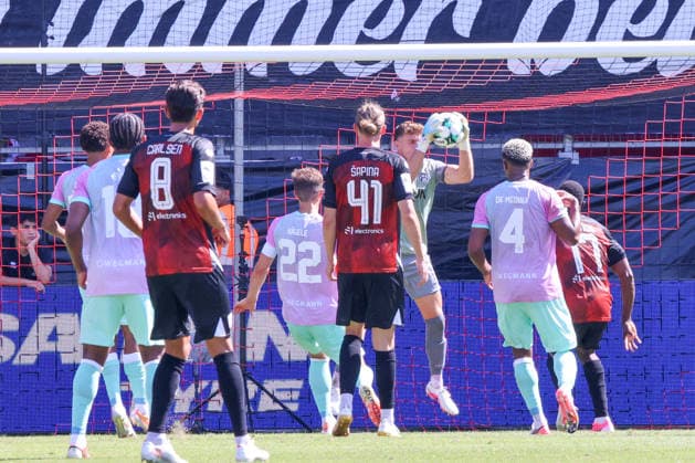 Torwart Johann Hipper (Wuerzburger Kickers, Nr.1) kann immer wieder entscheidend Spielszenen entschaerfen beim Spiel FC Ingolstadt 04 gegen Wuerzburger Kickers am 08.08.2026, DFB regulations prohibit any use of photographs as image sequences and or quasi-video. GER, Fussball, 3. Liga, Spieltag 1, FC Ingolstadt 04 gegen Wuerzburger Kickers, 08.08.2026, Audi Sportpark Ingolstadt Copyright: xEibner-Pressefoto OliverxSTRISCHx EP-OSH