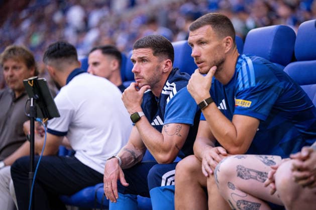08.08.2026, Fussball, Saison 2026 2027, Testspiel, FC Schalke 04 - Atalanta Bergamo, Robin Gosens (FC Schalke 04), Edin DÅ¾eko Dzeko (FC Schalke 04) xRHR-FOTO YYx Copyright: KROEGER RHR-FOTOx RHR-FOTO YY