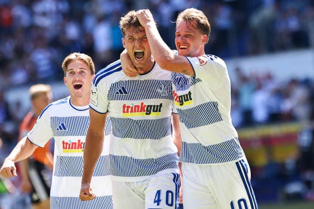 2026.08.08, xkwix, Fußball, 3. Liga, MSV Duisburg - SV Meppen, Schauinsland-Reisen-Arena, 1.Spieltag, Saison 2026 2027: Christian Viet (MSV Duisburg 10) jubelt beim Tor zum 2:0 durch und mit Ben Schlicke (MSV Duisburg 40) DFB regulations prohibit any use of photographs as image sequences and or quasi-video. Photo: xKamilxWilkowskixPressefotoKochx Nordrhein-Westfalen Deutschland