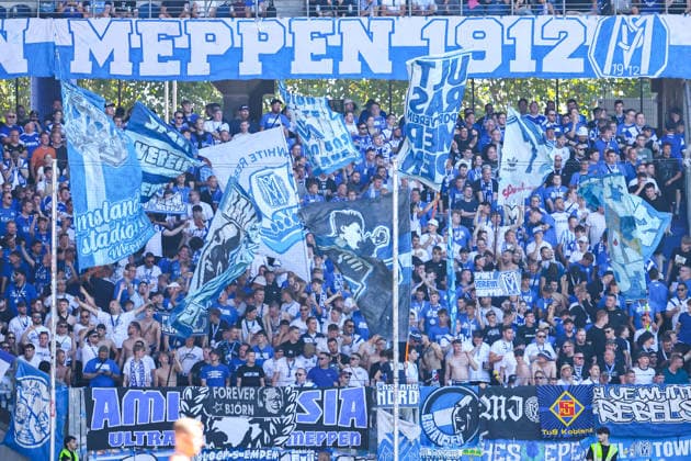 2026.08.08, xkwix, Fußball, 3. Liga, MSV Duisburg - SV Meppen, Schauinsland-Reisen-Arena, 1.Spieltag, Saison 2026 2027: Der gut gefuellte Meppener Gaesteblock DFB regulations prohibit any use of photographs as image sequences and or quasi-video. Photo: xKamilxWilkowskixPressefotoKochx Nordrhein-Westfalen Deutschland
