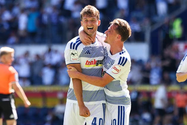2026.08.08, xkwix, Fußball, 3. Liga, MSV Duisburg - SV Meppen, Schauinsland-Reisen-Arena, 1.Spieltag, Saison 2026 2027: Christian Viet (MSV Duisburg 10) jubelt beim Tor zum 2:0 durch und mit Ben Schlicke (MSV Duisburg 40) DFB regulations prohibit any use of photographs as image sequences and or quasi-video. Photo: xKamilxWilkowskixPressefotoKochx Nordrhein-Westfalen Deutschland