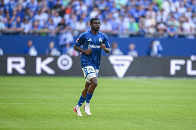 08.08.2026, Fussball, Saison 2026 2027, Testspiel, FC Schalke 04 - Atalanta Bergamo, Junior Dina Ebimbe (FC Schalke 04) xRHR-FOTO YYx Copyright: KROEGER RHR-FOTOx RHR-FOTO YY