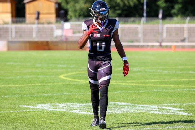 2026_08_08, Berlin Rebels vs Dresden Monarchs, GFL, Mommsenstadion, Berlin Nate Stewart (Berlin Rebels, 00) versucht sich durchzusetzen