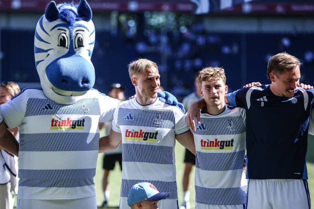 Fussball, 3.Liga Saison 2026 2027 1.Spieltag MSV Duisburg - SV Meppen 08.08.2026, schauinsland-reisen-arena Maskottchen Ennatz (MSV Duisburg) Florian Krüger (MSV Duisburg, 26) Dominik Kother (MSV Duisburg, 11) Aljaz Casar (MSV Duisburg, 8) Duisburg schauinsland-reisen-arena Nordrhein-Westfalen Deutschland