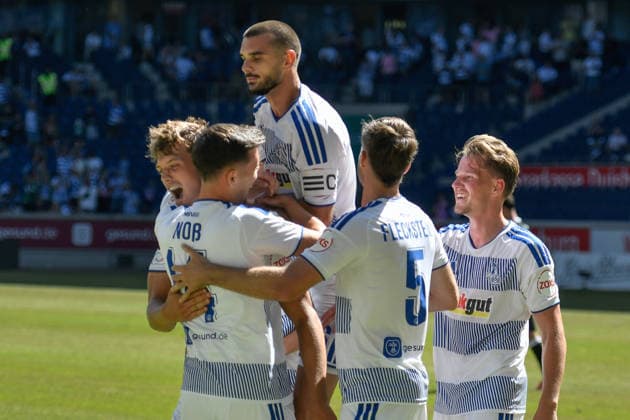 Ben Schlicke (Duisburg 40) jubelt nach dem Tor zum 2:0 mit der Mannschaft 08.08.2026 ¢ Fussball ¢ MSV Duisburg vs SV Meppen, Schauinsland-Reisen-Arena, Duisburg, DFB DFL REGULATIONS PROHIBIT ANY USE OF PHOTOGRAPHS AS IMAGE SEQUENCES AND OR QUASI-VIDEO NRW Germany
