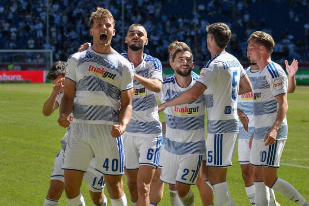 Ben Schlicke (Duisburg 40) jubelt nach dem Tor zum 2:0 mit der Mannschaft 08.08.2026 ¢ Fussball ¢ MSV Duisburg vs SV Meppen, Schauinsland-Reisen-Arena, Duisburg, DFB DFL REGULATIONS PROHIBIT ANY USE OF PHOTOGRAPHS AS IMAGE SEQUENCES AND OR QUASI-VIDEO NRW Germany