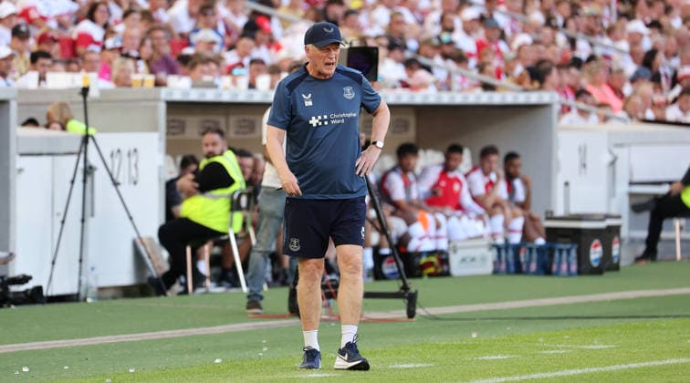 Stuttgart , VfB Stuttgart Saisoneröffnung VfB Stuttgart vs. Everton FC, Trainer David Moyes (Everton)