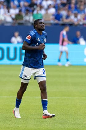 Gelsenkirchen, Germany, 08.08.26, Junior Dina Ebimbe 29 (FC Schalke 04) verletzt während des Testspiels zwischen FC Schalke 04 - Atalanta Bergamo in der Veltins Arena in Gelsenkirchen. (Photo by Joachim Bywaletz) DFB DFL REGULATIONS PROHIBIT ANY USE OF PHOTOGRAPHS AS IMAGE SEQUENCES AND OR QUASI-VIDEO. Copyright: JoachimxBywaletz xJB-Sportfoto
