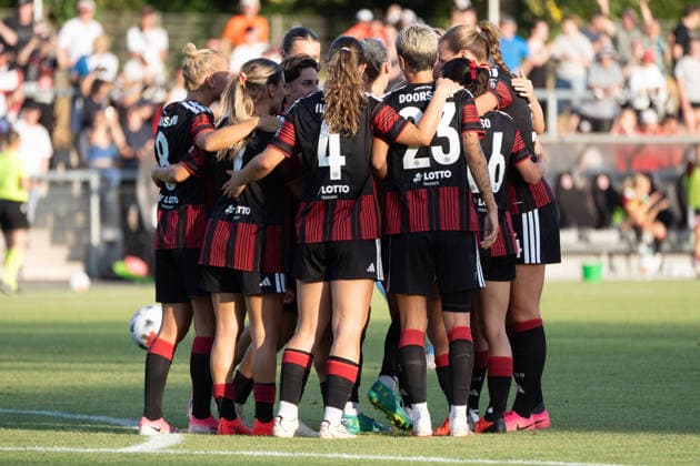 08.08.2026, xhfmx, Fussball UEFA WCLQ, Eintracht Frankfurt - Malmö FF Die Eintracht Frauen bejubeln das 1:0 von Laura Freigang (Eintracht Frankfurt, 10) gegen Malmö. Tor, Goal, Jubel, Celebration (DFL DFB REGULATIONS PROHIBIT ANY USE OF PHOTOGRAPHS as IMAGE SEQUENCES and or QUASI-VIDEO) Frankfurt