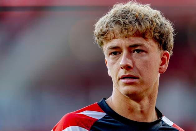 EINDHOVEN - PSV Eindhoven midfielder Sven Mijnans during the Vriendenloterij Eredivisie match between PSV and Fortuna Sittard at Philips Stadion on August 8, 2026 in Eindhoven, the Netherlands. (Photo by DeFodi Images) -