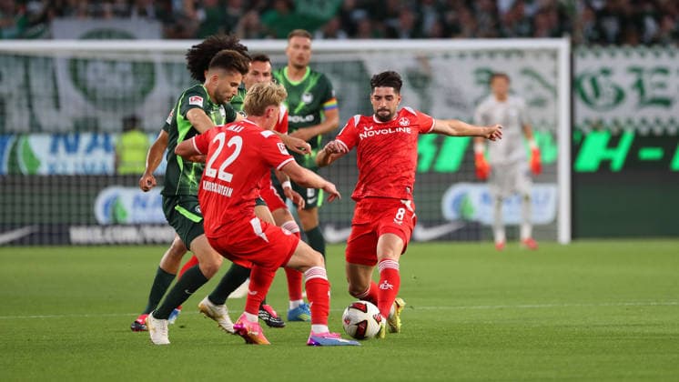 VfL vs. 1. FCK , 2. BL Wolfsburg, 08.08.2026, Fußball, Herren, 2. BL, Saison 2026 2027, VfL Wolfsburg vs. 1. FC Kaiserslautern: Mika Haas (1. FC Kaiserslautern), Semih Sahin (1. FC Kaiserslautern), Elvis Rexhbecaj (VfL Wolfsburg) (DFL DFB REGULATIONS PROHIBIT ANY USE OF PHOTOGRAPHS as IMAGE SEQUENCES and or QUASI-VIDEO) Volkswagen Arena Niedersachsen Deutschland