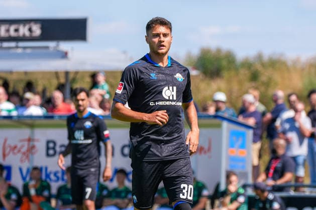 Stefano Marino (SC Paderborn 07, 30), Deutschland: Fussball, Saison 2026 27, erstes Testspiel des Tages, 08.08.2026, Werder Bremen vs SC Paderborn 07, Stadion am Oyther Berg (Oythe, Vechta, Niedersachsen) Copyright: xLeonxFrickx