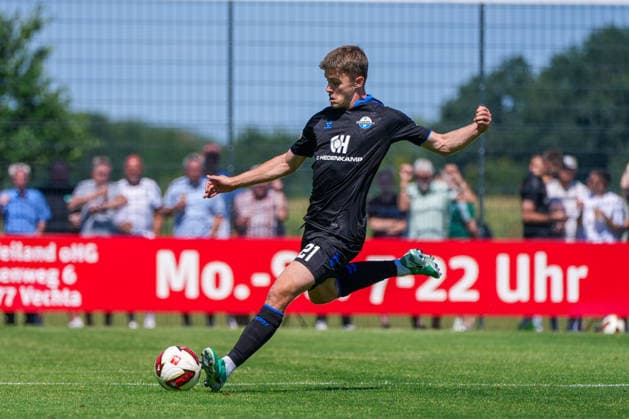 Jano ter Horst (SC Paderborn 07, 21), Deutschland: Fussball, Saison 2026 27, erstes Testspiel des Tages, 08.08.2026, Werder Bremen vs SC Paderborn 07, Stadion am Oyther Berg (Oythe, Vechta, Niedersachsen) Copyright: xLeonxFrickx