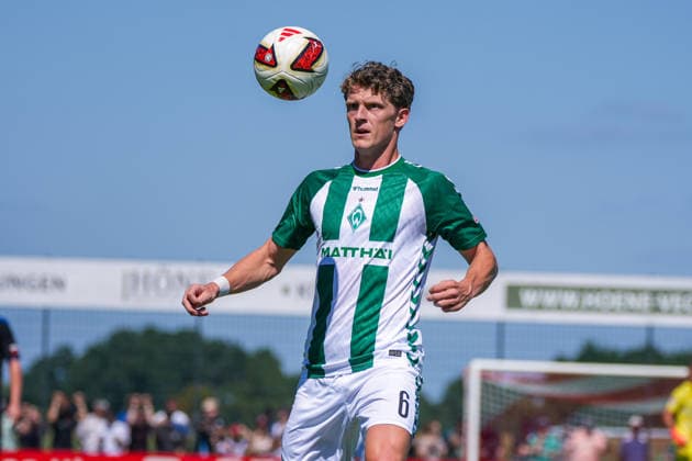 Jens Stage (Werder Bremen, 6), Deutschland: Fussball, Saison 2026 27, erstes Testspiel des Tages, 08.08.2026, Werder Bremen vs SC Paderborn 07, Stadion am Oyther Berg (Oythe, Vechta, Niedersachsen) Copyright: xLeonxFrickx