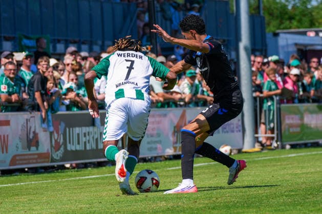 Samuel Mbangula (Werder Bremen, 7), Deutschland: Fussball, Saison 2026 27, erstes Testspiel des Tages, 08.08.2026, Werder Bremen vs SC Paderborn 07, Stadion am Oyther Berg (Oythe, Vechta, Niedersachsen) Copyright: xLeonxFrickx