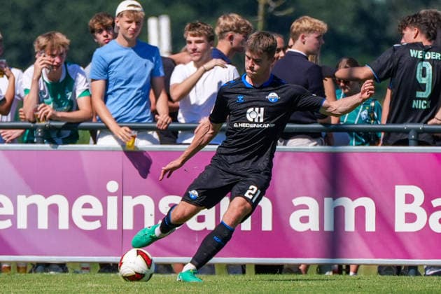 Jano ter Horst (SC Paderborn 07, 21), Deutschland: Fussball, Saison 2026 27, erstes Testspiel des Tages, 08.08.2026, Werder Bremen vs SC Paderborn 07, Stadion am Oyther Berg (Oythe, Vechta, Niedersachsen) Copyright: xLeonxFrickx