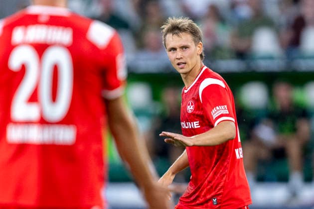 08.08.2026: Fußball, 2. Bundesliga: VfL Wolfsburg - 1. FC Kaiserslautern, 1. Spieltag in der Volkswagen Arena. Naatan Skyttä (1. FC Kaiserslautern) WICHTIGER HINWEIS: Gemäß den Vorgaben der DFL und des DFB ist es untersagt, in dem Stadion und oder vom Spiel angefertigte Fotoaufnahmen in Form von Sequenzbildern und oder videoähnlichen Fotostrecken zu verwerten bzw. verwerten zu lassen. Copyright: xDavidxInderliedx