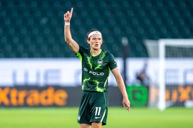 08.08.2026: Fußball, 2. Bundesliga: VfL Wolfsburg - 1. FC Kaiserslautern, 1. Spieltag in der Volkswagen Arena. Fabian Reese (VfL Wolfsburg) reagiert. WICHTIGER HINWEIS: Gemäß den Vorgaben der DFL und des DFB ist es untersagt, in dem Stadion und oder vom Spiel angefertigte Fotoaufnahmen in Form von Sequenzbildern und oder videoähnlichen Fotostrecken zu verwerten bzw. verwerten zu lassen. Copyright: xDavidxInderliedx
