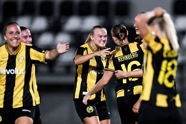 260808 Players of Hammarby celebrate 0-1 by Svea Rehnberg during the Women s Champions League qualifying match between Juventus and Hammarby on August 8, 2026 in Turin. Photo: Daniele Buffa BILDBYRAN COP 18 XY0123 fotboll football soccer fotball uefa womens champions league juventus hammarby dam bbeng jubel Copyright: DANIELExBUFFA BB260808BB527