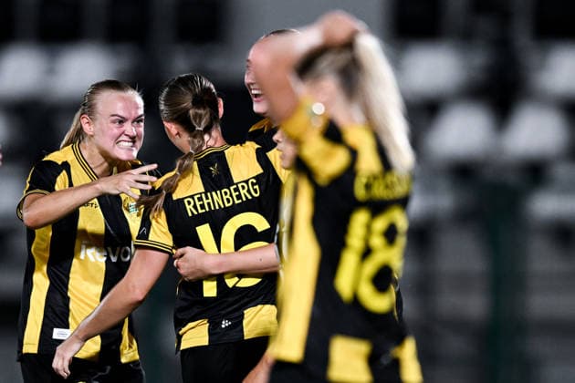 260808 Players of Hammarby celebrate 0-1 by Svea Rehnberg during the Women s Champions League qualifying match between Juventus and Hammarby on August 8, 2026 in Turin. Photo: Daniele Buffa BILDBYRAN COP 18 XY0123 fotboll football soccer fotball uefa womens champions league juventus hammarby dam bbeng jubel Copyright: DANIELExBUFFA BB260808BB529