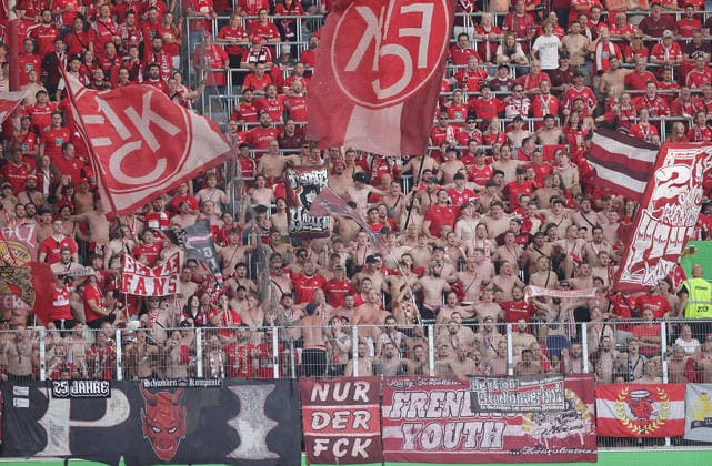 fans aus kaiserslautern oben ohne Fussball, Herren, Saison 2026 2027, 2.Liga, Volkswagenarena, VfL Wolfsburg gegen 1.FC Kaiserslautern DFL REGULATIONS PROHIBIT ANY USE OF PHOTOGRAPHS AS IMAGE SEQUENCES AND OR QUASI-VIDEO.