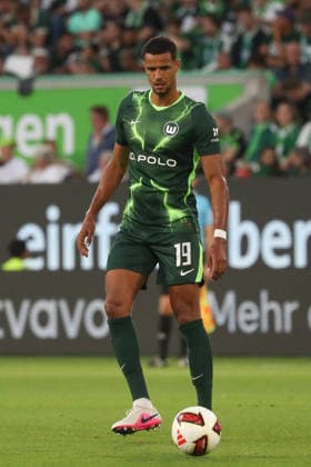 08.08.2026, xgox, Fussball, 2. Bundesliga, VfL Wolfsburg - 1. FC Kaiserslautern v.l. Robert Glatzel (Wolfsburg, 19) Freisteller, Einzelbild, Ganzkoerper, single frame (DFL DFB REGULATIONS PROHIBIT ANY USE OF PHOTOGRAPHS as IMAGE SEQUENCES and or QUASI-VIDEO) Wolfsburg