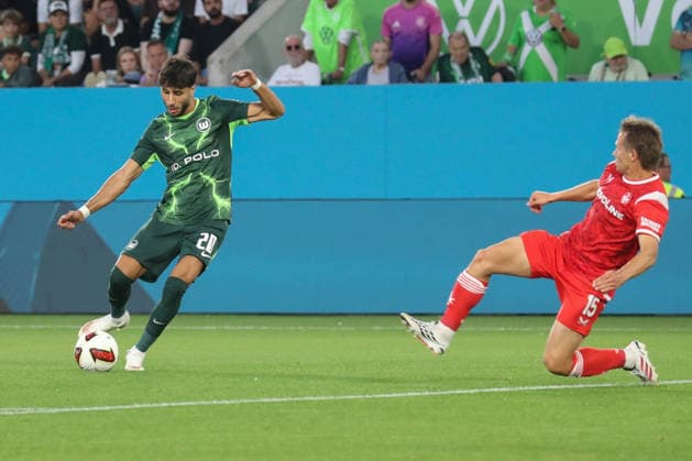 08.08.2026, xgox, Fussball, 2. Bundesliga, VfL Wolfsburg - 1. FC Kaiserslautern v.l. Muhammed Damar (Wolfsburg, 20) schiesst den Ball aufs Tor, Torschuss, Schuss (DFL DFB REGULATIONS PROHIBIT ANY USE OF PHOTOGRAPHS as IMAGE SEQUENCES and or QUASI-VIDEO) Wolfsburg