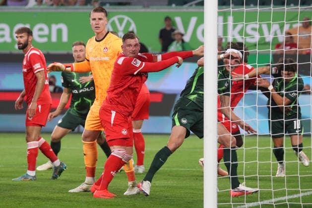 08.08.2026, xgox, Fussball, 2. Bundesliga, VfL Wolfsburg - 1. FC Kaiserslautern v.l. Marlon Ritter (Kaiserslautern, 7) Fabian Reese (Wolfsburg, 11) Zweikampf, Duell, Kampf, tackle (DFL DFB REGULATIONS PROHIBIT ANY USE OF PHOTOGRAPHS as IMAGE SEQUENCES and or QUASI-VIDEO) Wolfsburg
