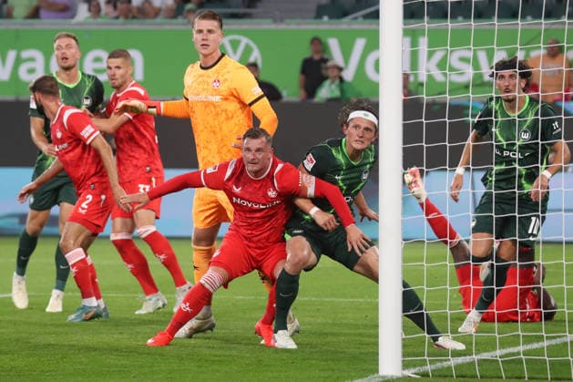 08.08.2026, xgox, Fussball, 2. Bundesliga, VfL Wolfsburg - 1. FC Kaiserslautern v.l. Marlon Ritter (Kaiserslautern, 7) Fabian Reese (Wolfsburg, 11) Zweikampf, Duell, Kampf, tackle (DFL DFB REGULATIONS PROHIBIT ANY USE OF PHOTOGRAPHS as IMAGE SEQUENCES and or QUASI-VIDEO) Wolfsburg