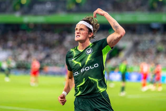 08.08.2026: Fußball, 2. Bundesliga: VfL Wolfsburg - 1. FC Kaiserslautern, 1. Spieltag in der Volkswagen Arena. Fabian Reese (VfL Wolfsburg) feuert die Fans an. WICHTIGER HINWEIS: Gemäß den Vorgaben der DFL und des DFB ist es untersagt, in dem Stadion und oder vom Spiel angefertigte Fotoaufnahmen in Form von Sequenzbildern und oder videoähnlichen Fotostrecken zu verwerten bzw. verwerten zu lassen. Copyright: xDavidxInderliedx