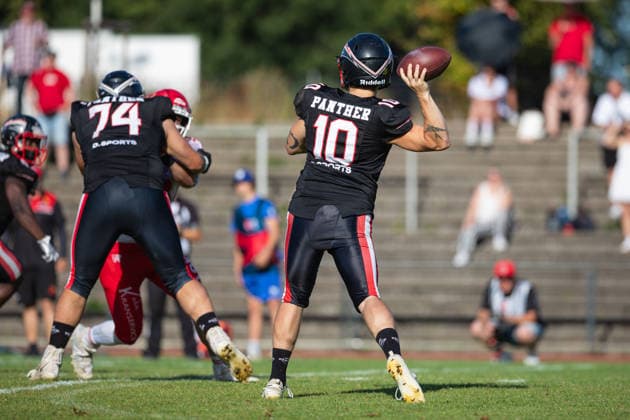 Florian Ferizi Düsseldorf Panther vs Potsdam Royals Florian Ferizi Quarterback 10 Düsseldorf Panther vs Potsdam Royals im Panther Stadion in Düsseldorf (Deutschland, Nordrhein Westfalen). American Football, 09. Spieltag der Effect Energy GFL Saison 2026. Endstand: 00:49