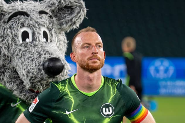 Deutschland: Fussball 2. Bundesliga, 1. Spieltag 2026 2027, VfL Wolfsburg - 1. FC Kaiserslautern am 08.08.2026 in Wolfsburg (Volkswagen-Arena): Maximilian Arnold (VfL Wolfsburg, 27) nach dem Abpfiff Gesichtsausdruck, Mimik, Emotionen Wolfsburg Volkswagen Arena Deutschland Copyright: xSvenxHeidmannx