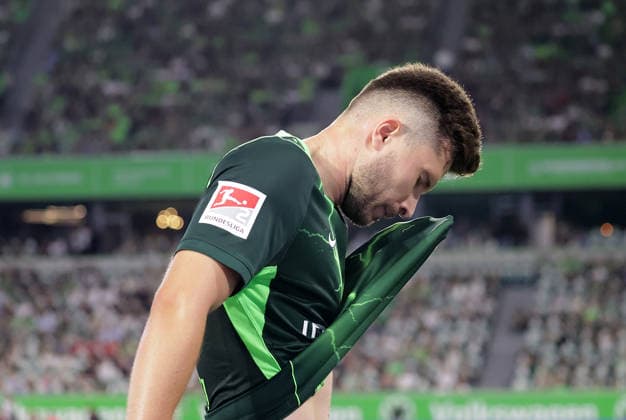 Elvis Rexhbecaj (VfL Wolfsburg) Fussball, Herren, Saison 2026 2027, 2.Liga, Volkswagenarena, VfL Wolfsburg gegen 1.FC Kaiserslautern 0-0 DFL REGULATIONS PROHIBIT ANY USE OF PHOTOGRAPHS AS IMAGE SEQUENCES AND OR QUASI-VIDEO.