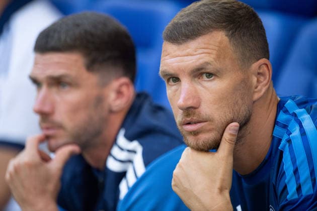 v.l. Robin GOSENS (GE), Edin DZEKO (GE) Fussball Freundschaftsspiel FC Schalke 04 - Atalanta Bergamo 0-3 am 08.08.2026 in der Veltins-Arena Gelsenkirchen Deutschland. DFL regulations prohibit any use of photographs as image sequences and or quasi-video Â