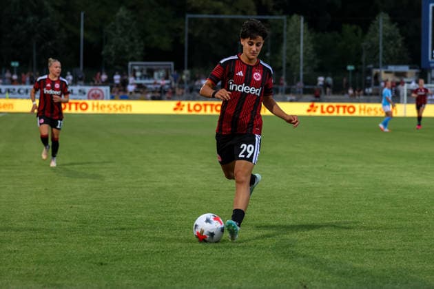 Fussball: Europa: UEFA Women s Champions League 2026 2027 - 2. Qualifikationsrunde, Finale, 08.08.2026 - Eintracht Frankfurt Frauen vs. Malmö FF Frauen - Stadion am Brentanobad (Frankfurt am Main, Deutschland); Dilara Acikgöz Frankfurt am Main Stadion am Brentanobad Hessen Deutschland Copyright: xAmiirxAmedjouax