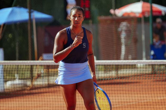Leipzig Open 2026 - W75 Leipzig - Finale: Aneta Kucmova (CZE) Aneta Laboutkova (CZE) - Rasheeda McAdoo (USA) Sapfo Sakellaridi (GRE) Rasheeda McAdoo (USA) ballt die Faust am 08.08.2026 im Leipziger Tennisclub 1990 e.V., Leipzig (Sachsen) Leipzig Leipziger Tennisclub 1990 e.V. Sachsen Deutschland