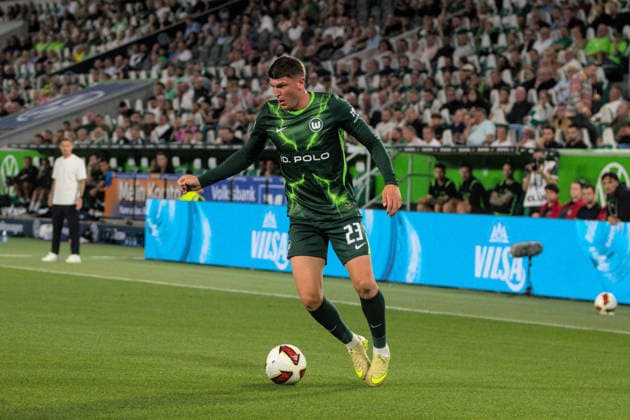 08.08.2026 Fußball Herren 2026 2027 2. Bundesliga 1. Spieltag VfL Wolfsburg - 1. FC Kaiserslautern Volkswagen Arena Wolfsburg Alessio Besio (Wolfsburg, 23, grün) am Ball. Wolfsburg Niedersachsen Deutschland