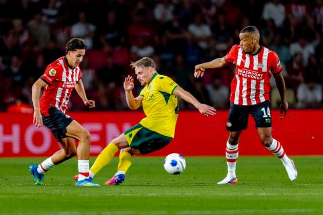 EINDHOVEN - PSV Eindhoven forward Amir Bouhamdi, Fortuna Sittard defender Siebe Roland Wylin, p14 during the Vriendenloterij Eredivisie match between PSV and Fortuna Sittard at Philips Stadion on August 8, 2026 in Eindhoven, Netherlands. (Photo by DeFodi Images) -