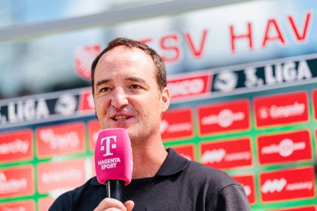 Nico Willig (VfB Stuttgart II, Cheftrainer) im Interview bei Magenta GER, TSV Havelse 1912 vs. VfB Stuttgart II, Fussball, 3. Liga, 1. Spieltag, Spielzeit 2026 2027, 08.08.2026 DFL Regulations prohibit any use of photographers as image sequences and or quasi-video. GER, TSV Havelse 1912 vs. VfB Stuttgart II, Fussball, 3. Liga, 1. Spieltag, Spielzeit 2026 2027, 08.08.2026 Hannover Copyright: xEibner-Pressefoto JanxRollingerx EP_JSK